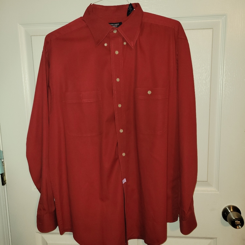 Roundtree & Yorke Men's Button Down Dress Shirt- Large (Burgundy Red)